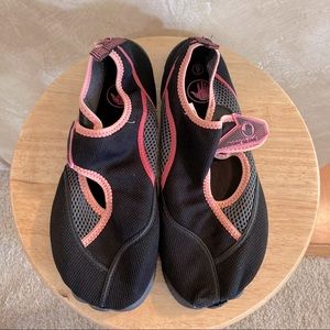 Body Glove Water Shoes Size 9